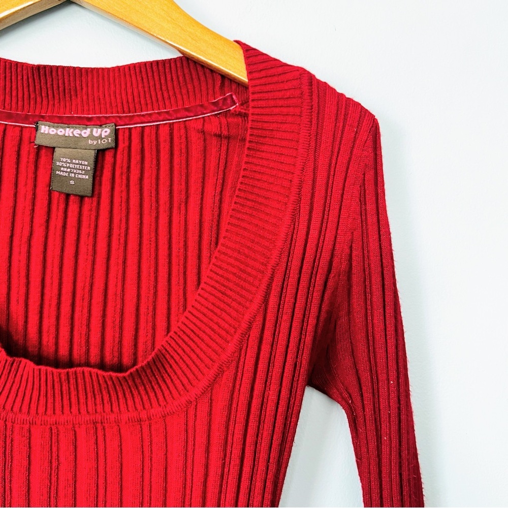 Red Ribbed Sweater Top Size Small - Picture 4 of 6